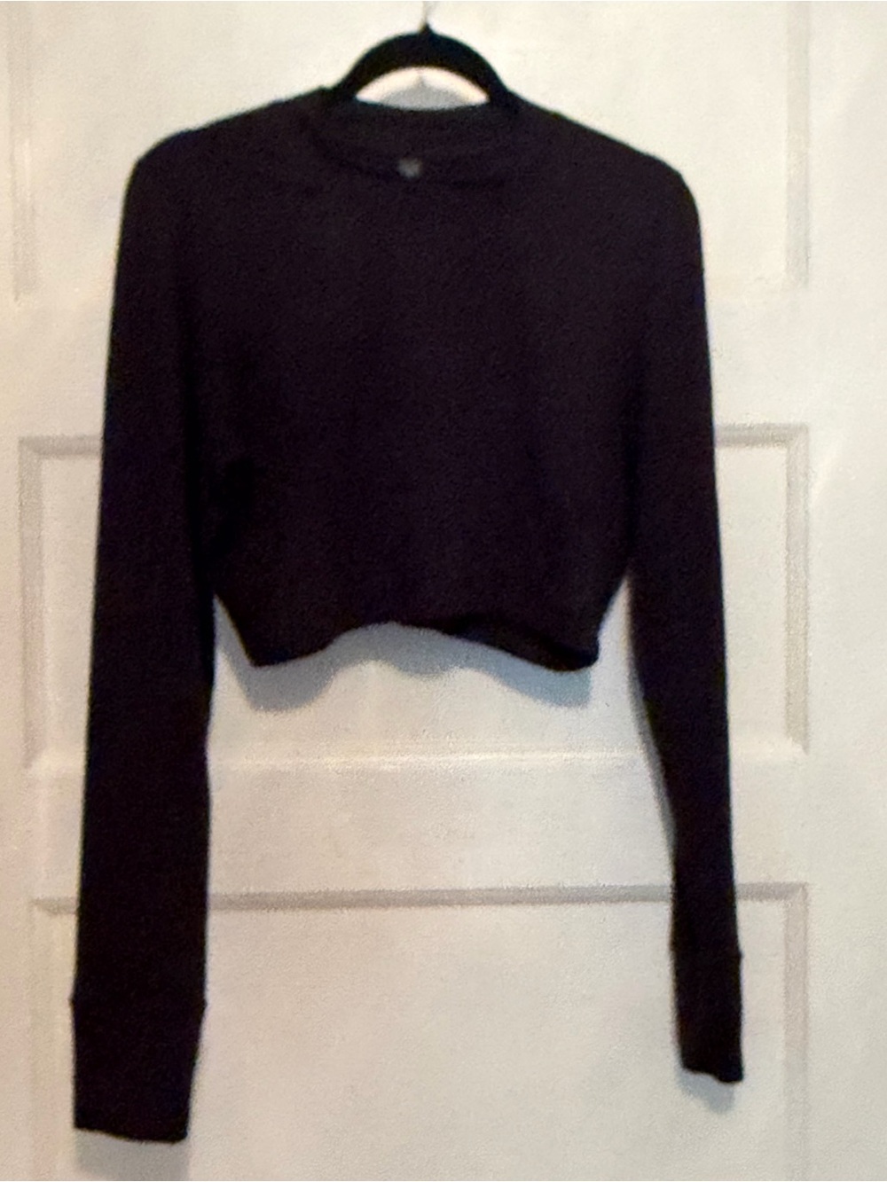 Black Long-Sleeve Vuori Cropped Top - Women Size M